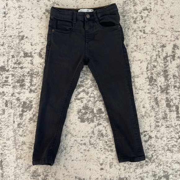 Zara Baby jeans (2 pair) - size 3-4 Toddler - Picture 6 of 7